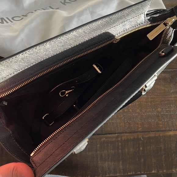 Genuine Michael Kors Selma Medium Satchel Saffiano Leather 30S3GLMS2L - Picture 3 of 6